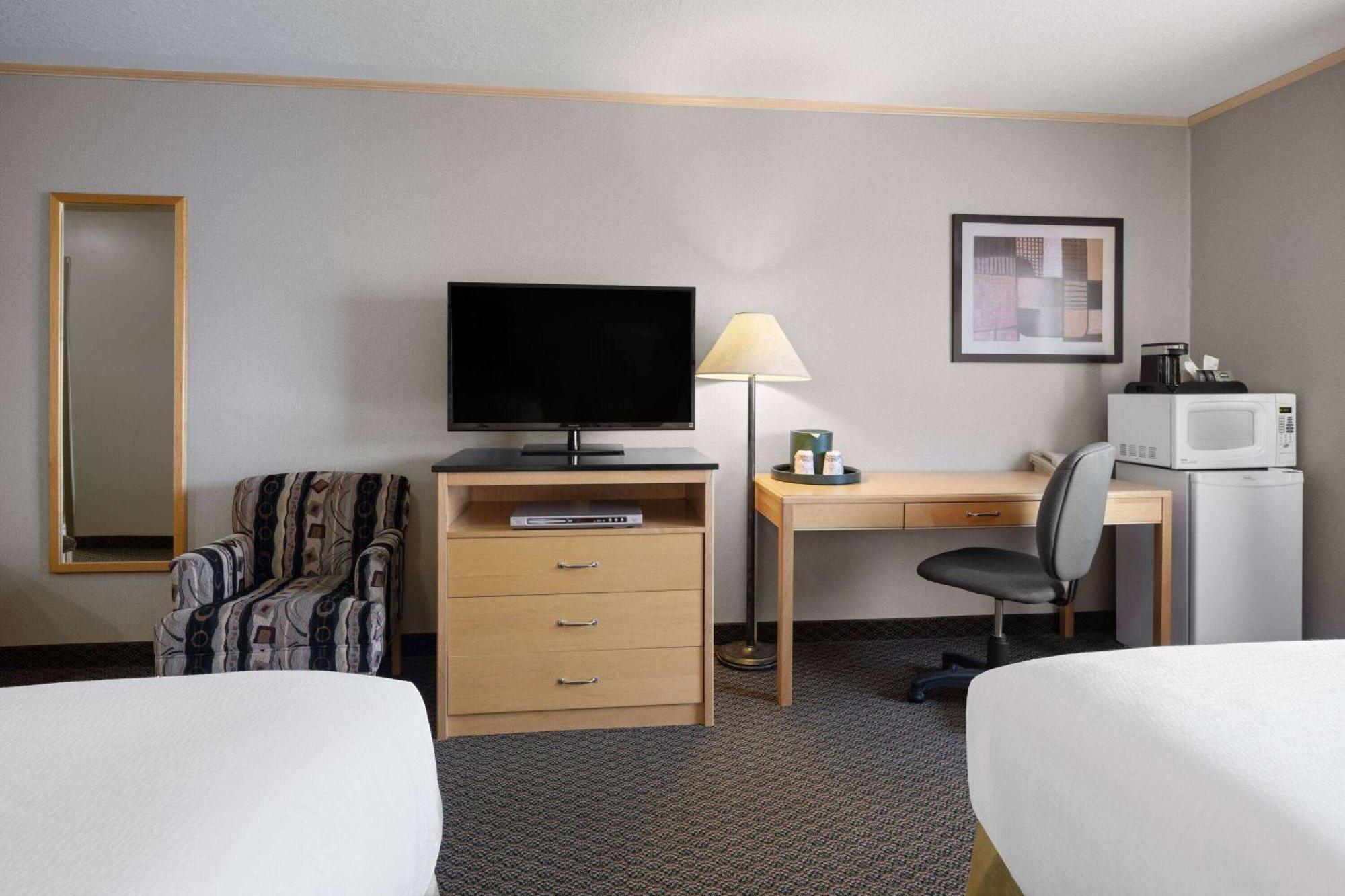 Travelodge By Wyndham Fort Mcmurray Zewnętrze zdjęcie
