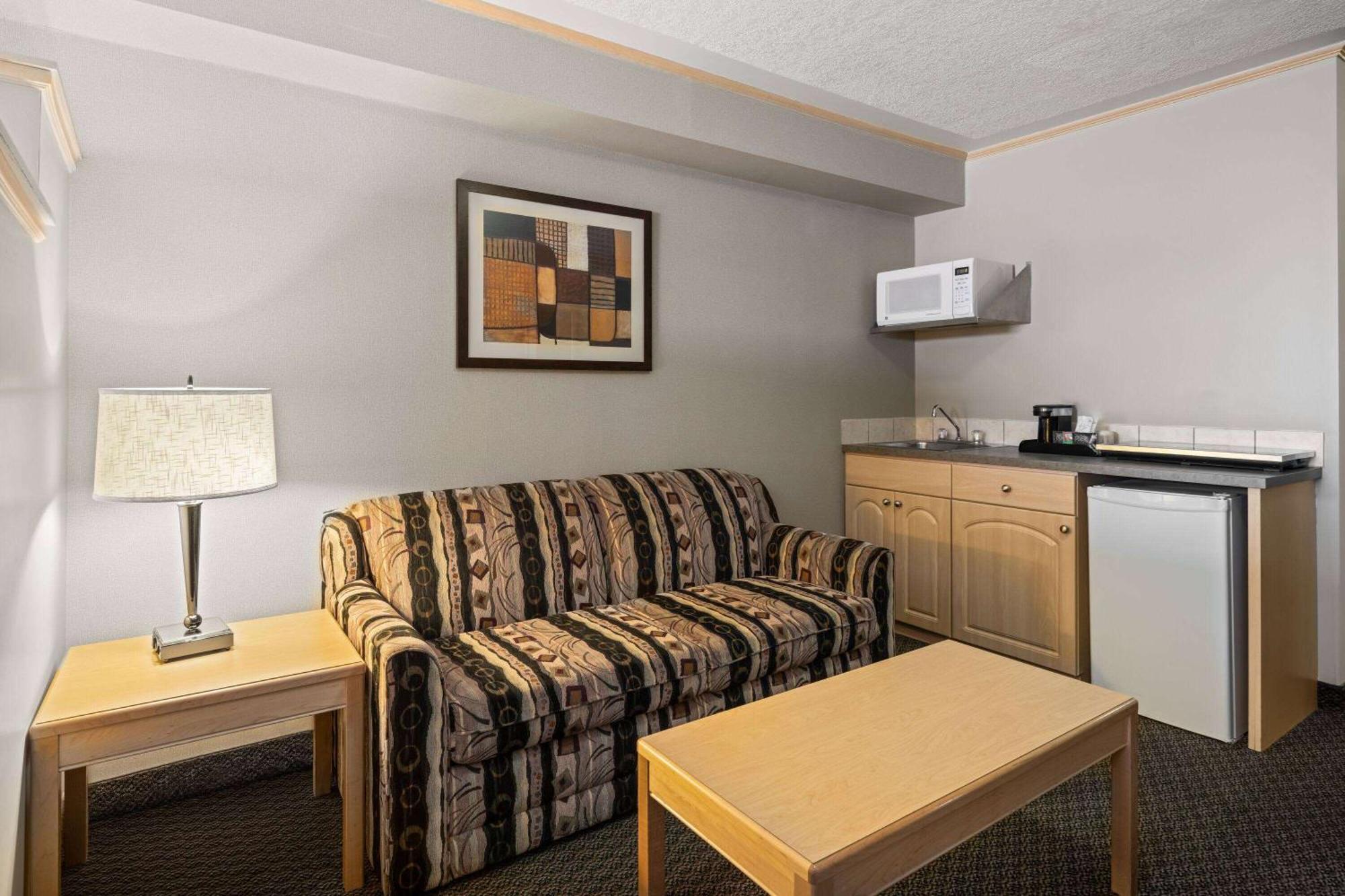 Travelodge By Wyndham Fort Mcmurray Zewnętrze zdjęcie