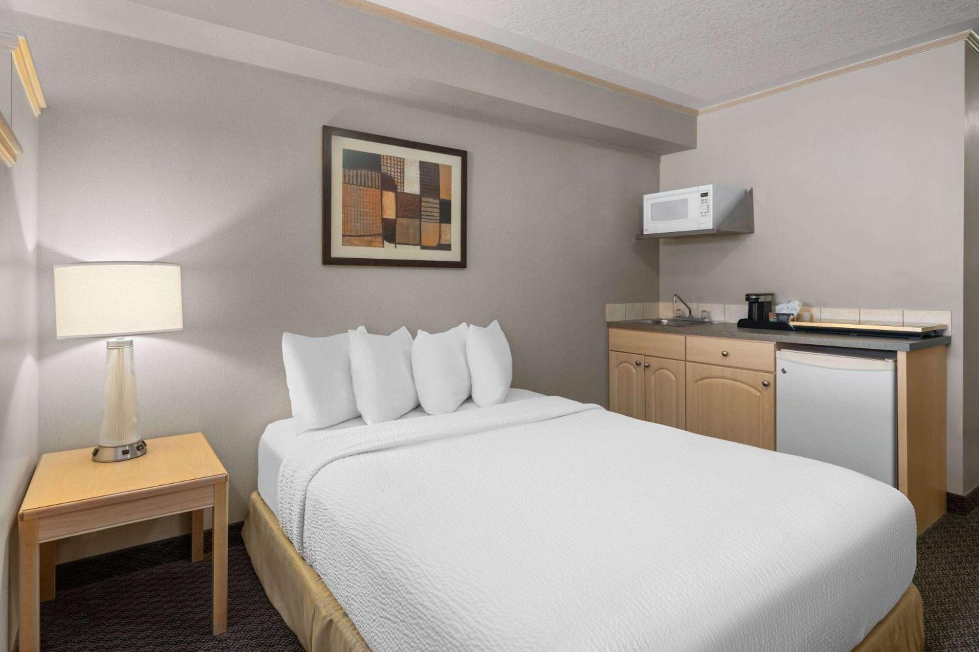 Travelodge By Wyndham Fort Mcmurray Zewnętrze zdjęcie