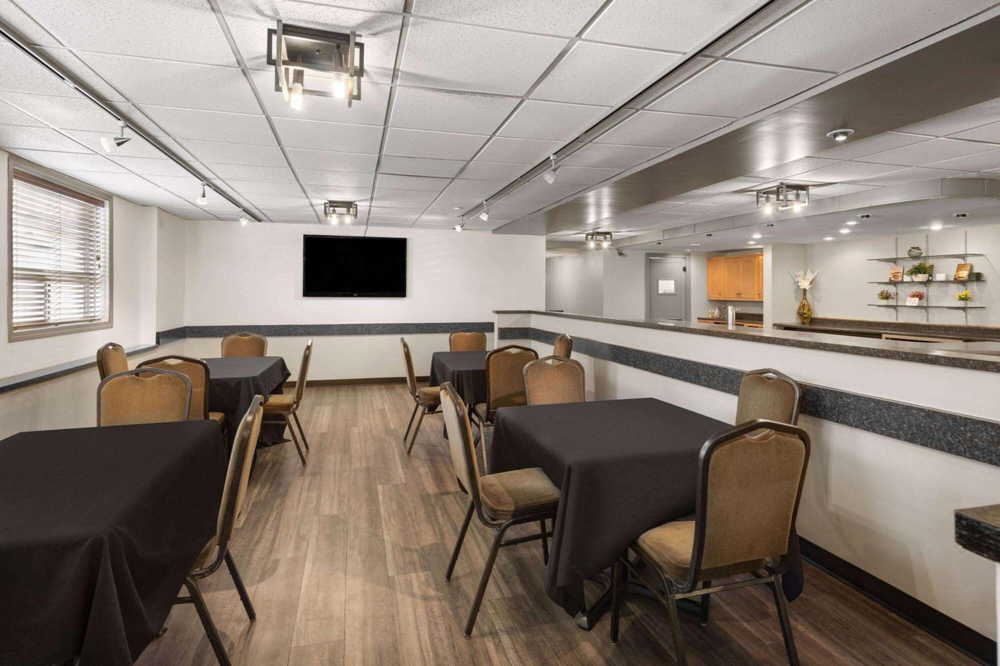 Travelodge By Wyndham Fort Mcmurray Zewnętrze zdjęcie