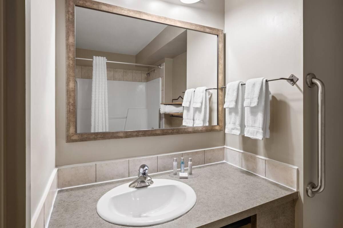 Travelodge By Wyndham Fort Mcmurray Pokój zdjęcie