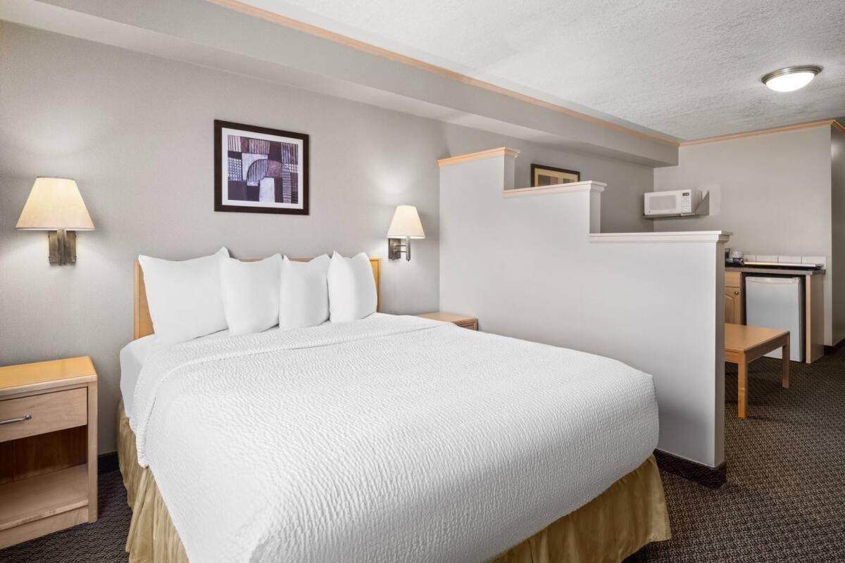Travelodge By Wyndham Fort Mcmurray Zewnętrze zdjęcie