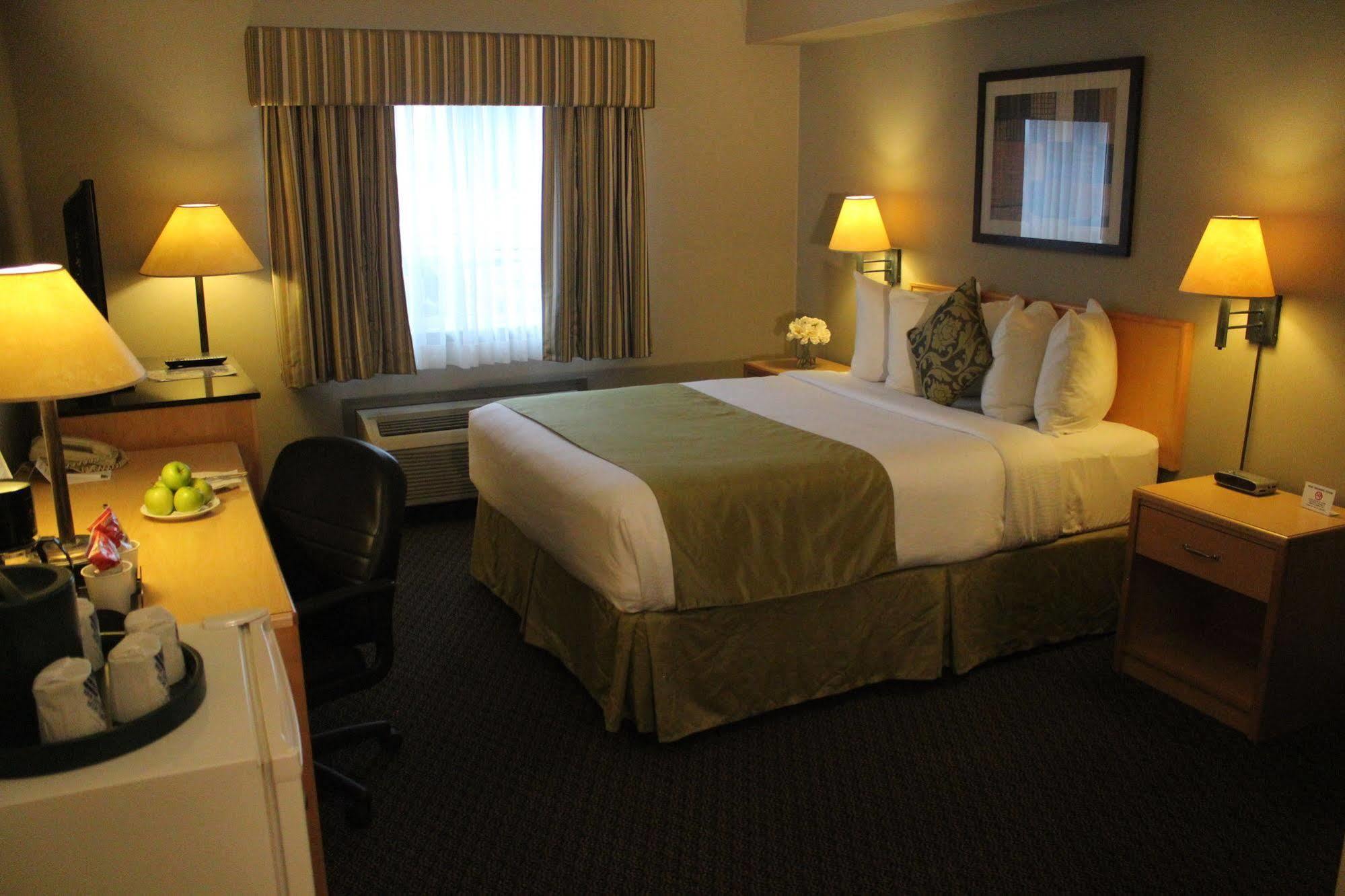 Travelodge By Wyndham Fort Mcmurray Zewnętrze zdjęcie