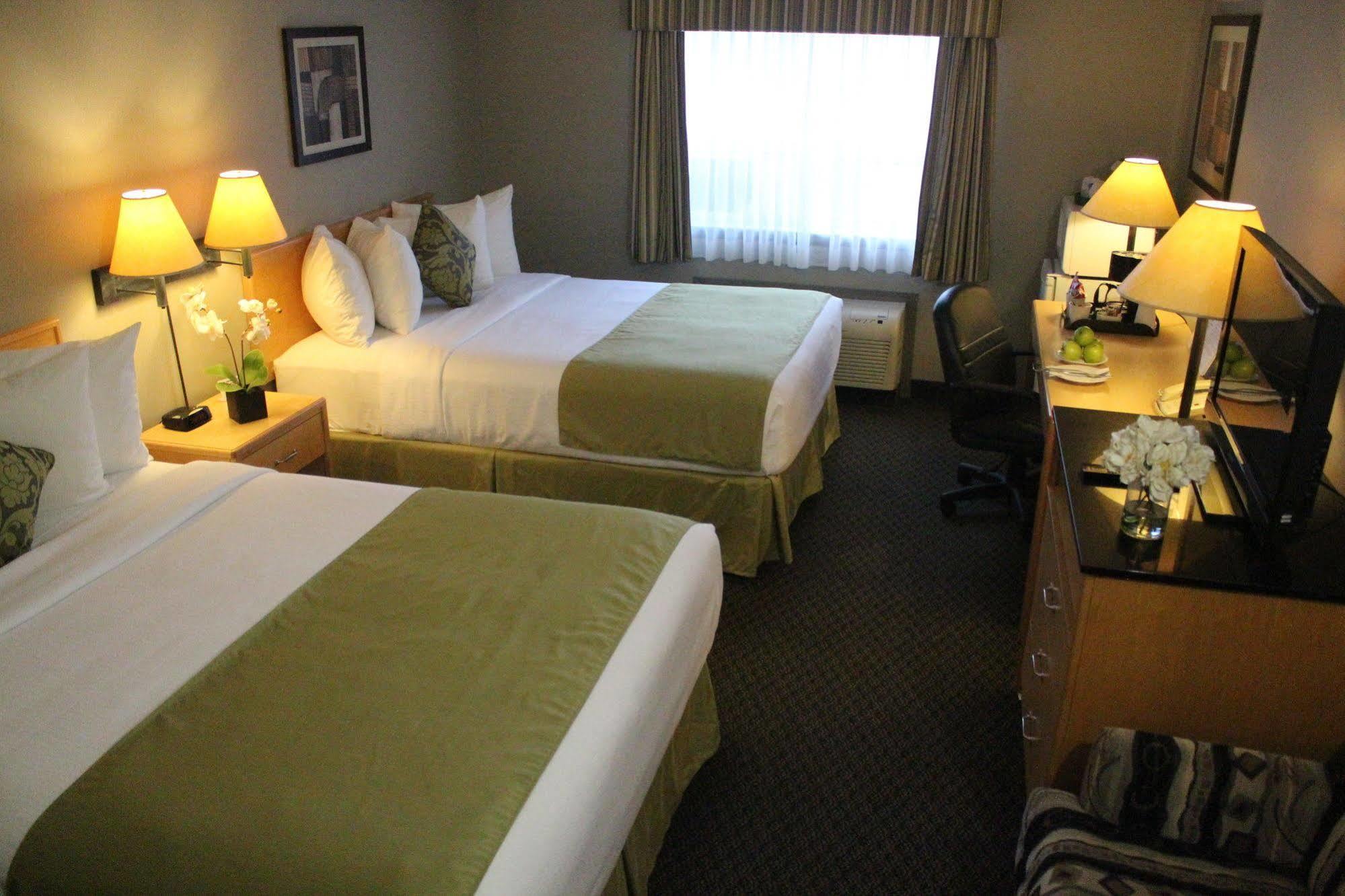 Travelodge By Wyndham Fort Mcmurray Zewnętrze zdjęcie