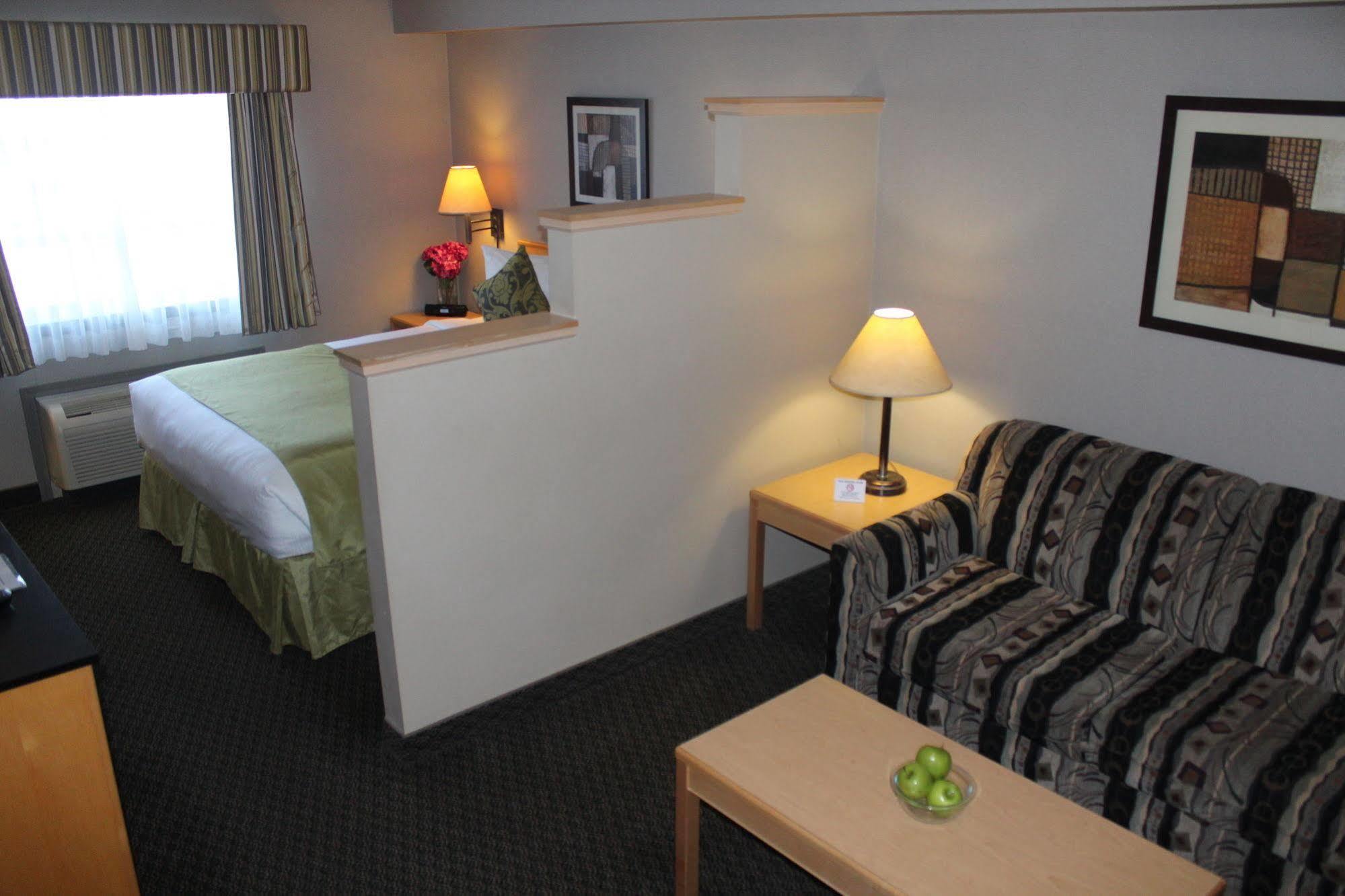 Travelodge By Wyndham Fort Mcmurray Zewnętrze zdjęcie